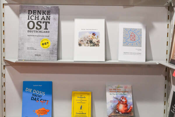 Ausstellung LIVRO klein 20 Sachbuch5