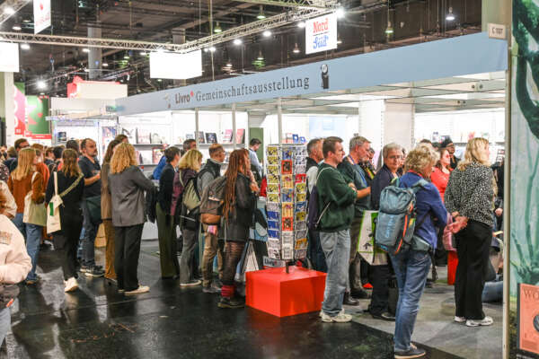 Zuschauende der Livro-Veranstaltung