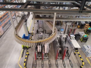 Blick in die Produktionshalle von VRM Druck in Düsseldorf
