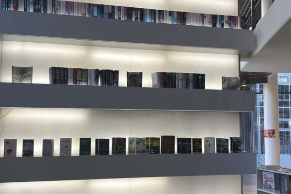 Bücherwand