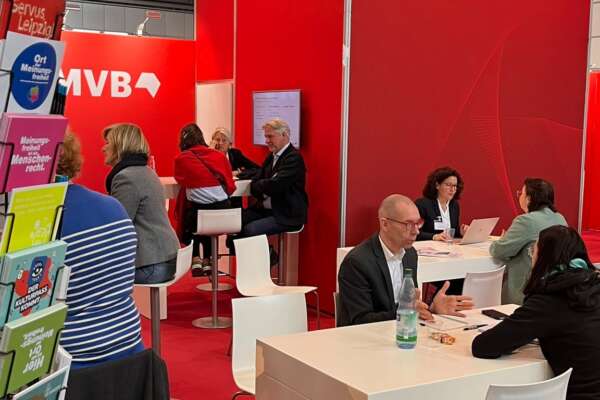 Blick auf den MVB Stand auf der Leipziger Buchmesse 2023.