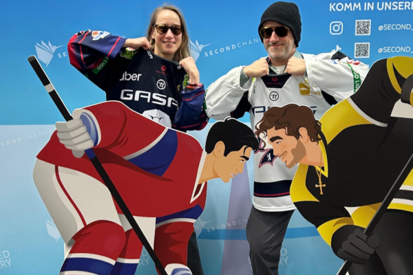 Foto-Spot des Buches Heated Rivalry mit Markus